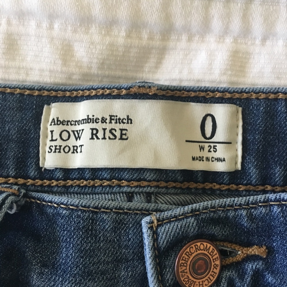 Low Rise Shorts from Abercrombie - Picture 3 of 3